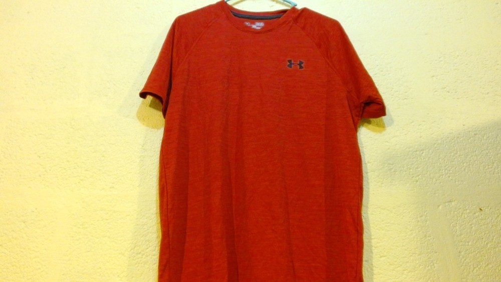 Under Armor Heat Gear Men's T-Shirt with Logo Size Medium Color Red