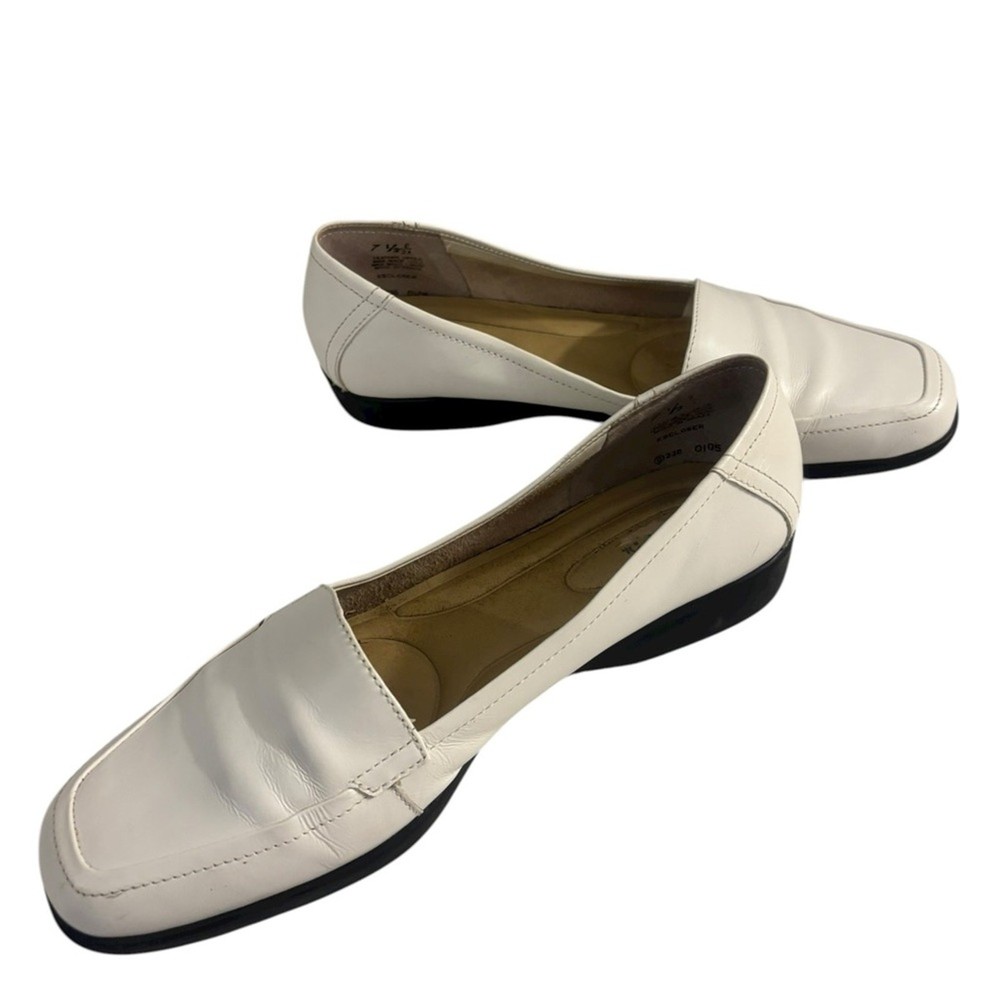 Elegant Old Money Classy Slip On White Leather Loafers Size 7.5