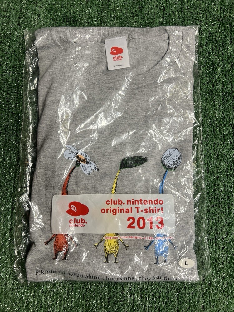 Club Nintendo Size Large Pikmin Gray Heather T-Shirt - 2013 Exclusive