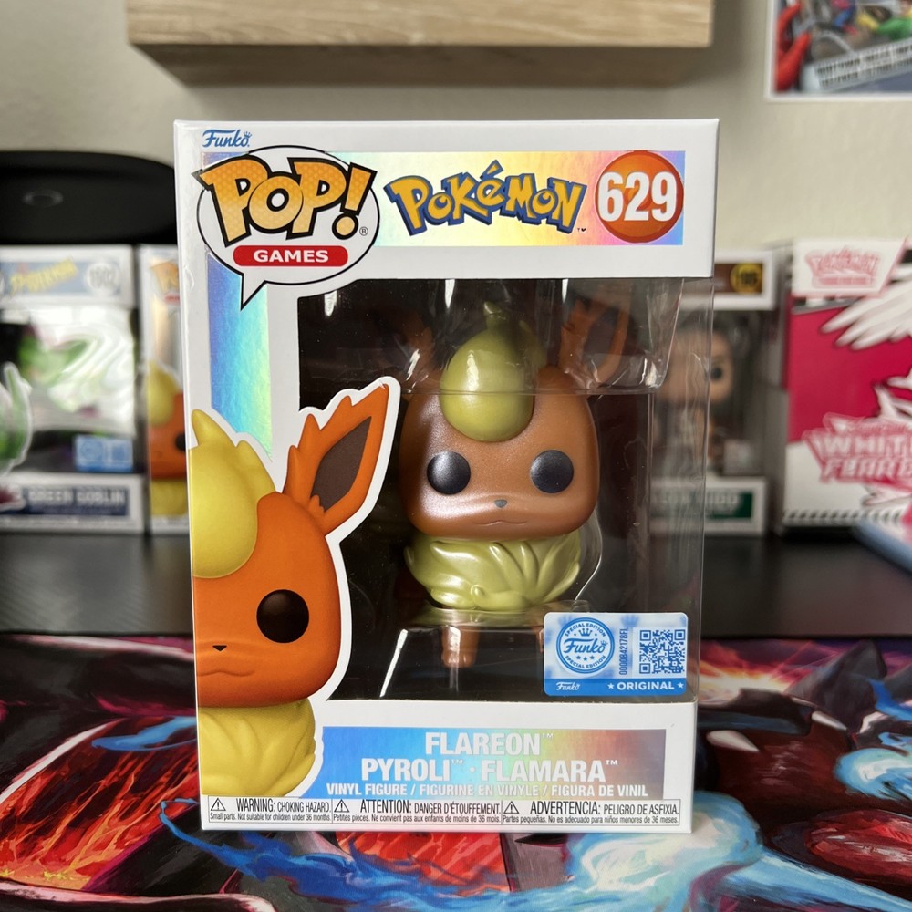 Funko Pop! Vinyl: Pokémon - Flareon (Pearlescent) - Pokemon Center (Exclusive)