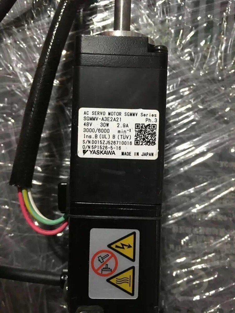 SGMMV-A3E2A21 YASKAWA AC SERVO MOTOR SGMMVA3E2A21 New In Box Expedited Shipping
