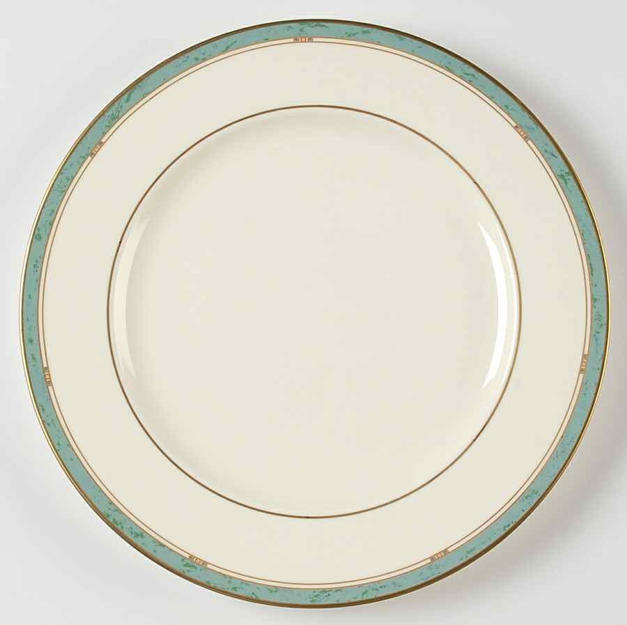 Pfaltzgraff Patina 10.5-Inch Dinner Plate in Classic Stoneware Design 514625
