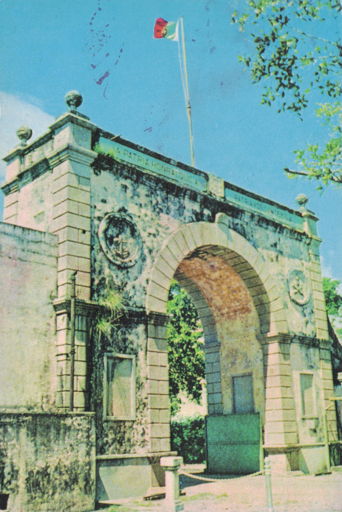 MACAU MACAO Border Gate to China PORTUGAL COLONIAL POSTCARD