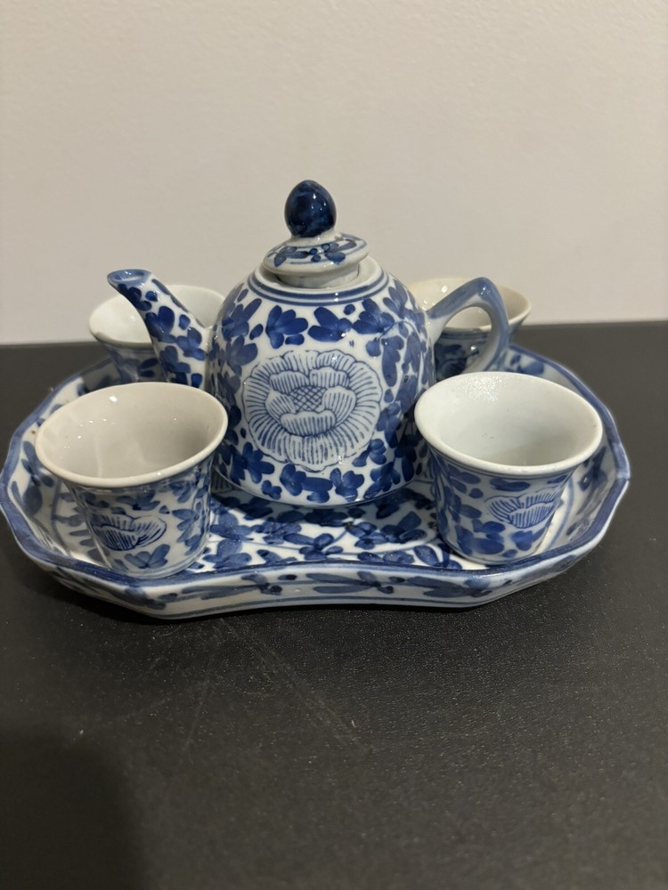 Porcelain Japanese Vintage Mini Tea Set 6 Pieces.  Blue/white