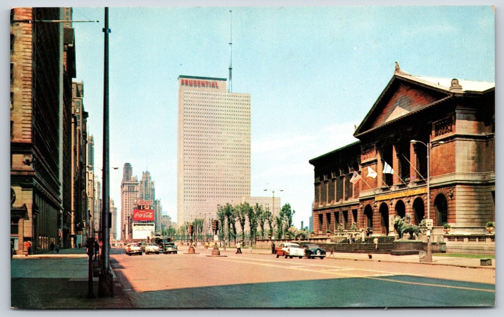Postcard Michigan Avenue, Prudential Building, Chicago Illinois Unposted