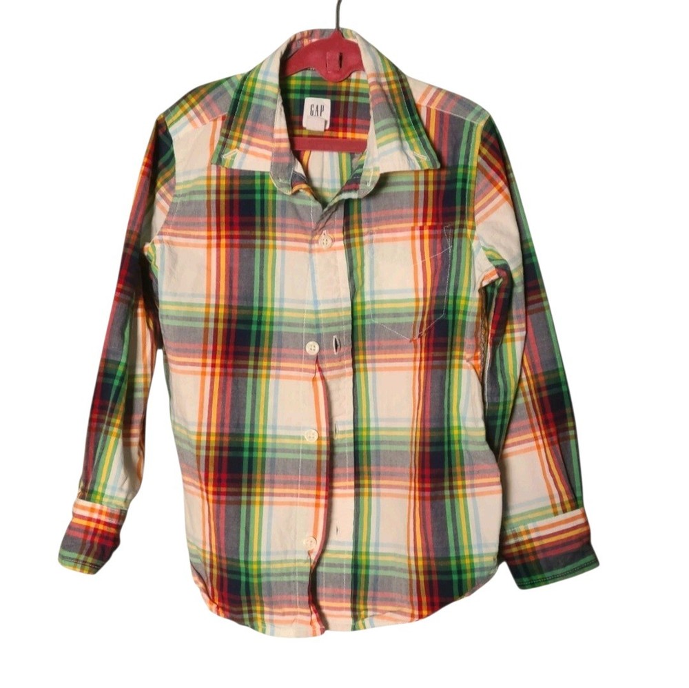 Gap Kids Boys size 4-5 Plaid button down 100% cotton shirt. Two extra buttons.