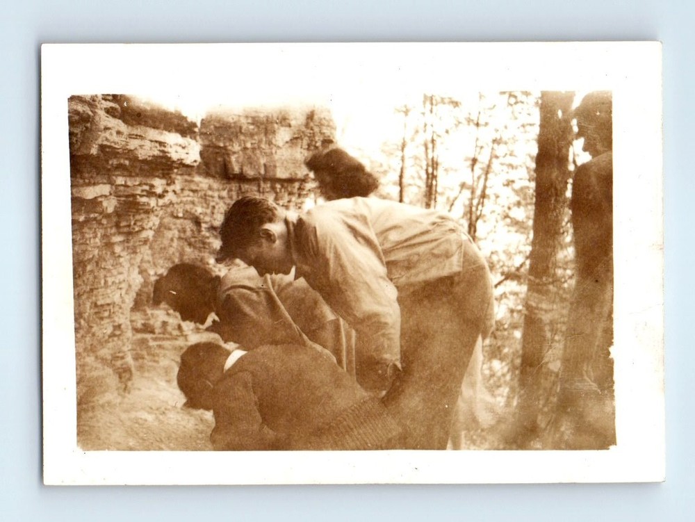 Old Vintage Photo MEN WOMEN IN FOREST LOOKING DOWN CLIFF SNAPSHOT PICTURE