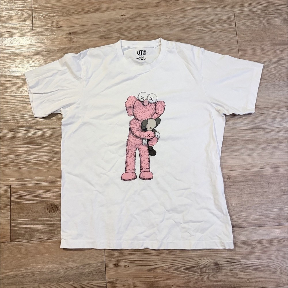 Uniqlo KAWS x UT Graphic Print White Cotton Men's T-Shirt Size L