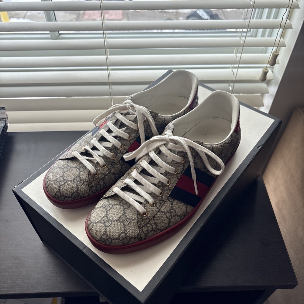 Size 9.5 US- Gucci Ace GG Supreme Monogram Leather Sneakers with box