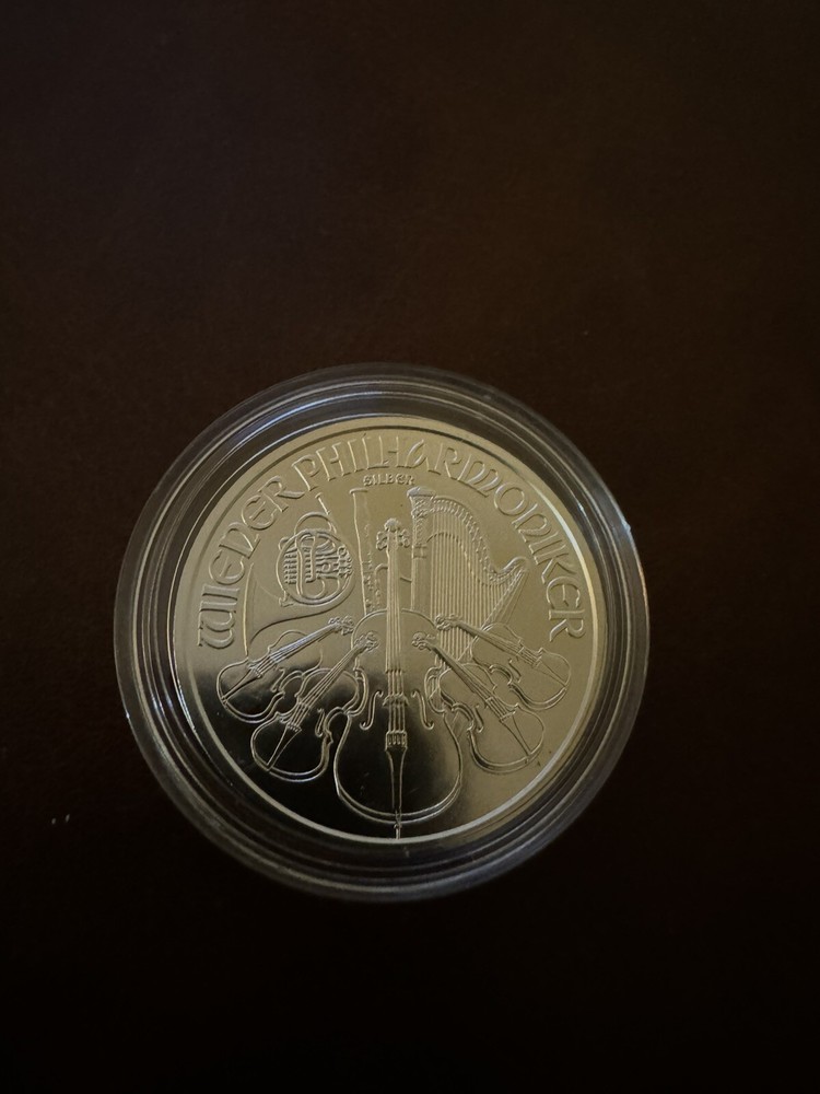 2015 Austria Philharmonic 1.5 Euro 1 Oz 999 Fine Silver Coin. Better Date