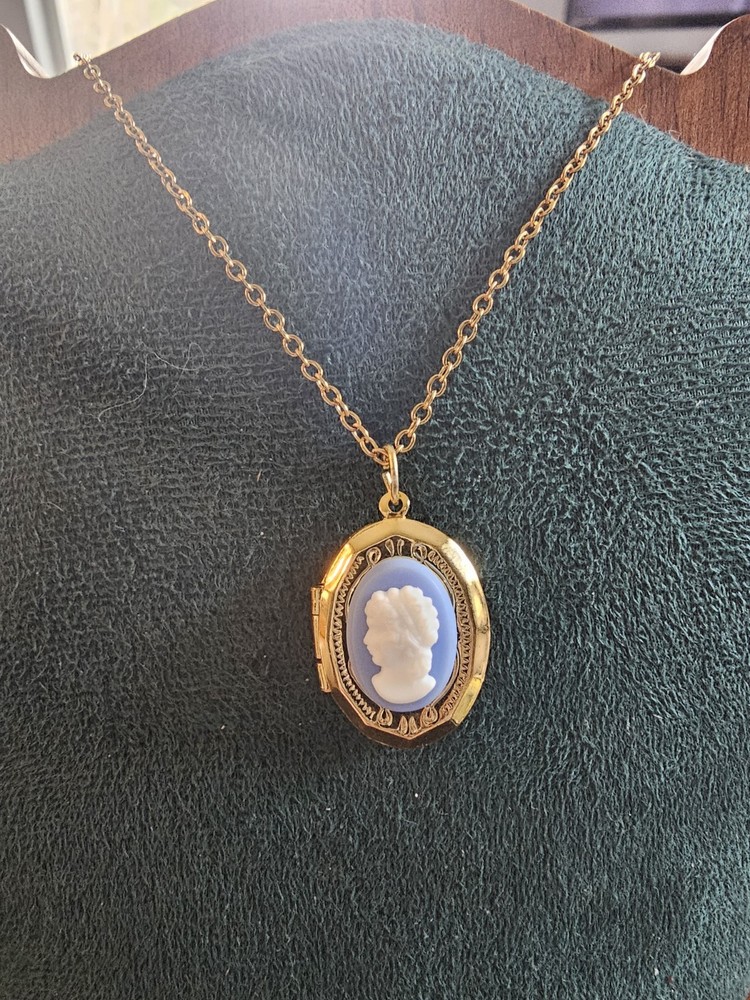 Vintage Cameo Locket Necklace New Old Stock