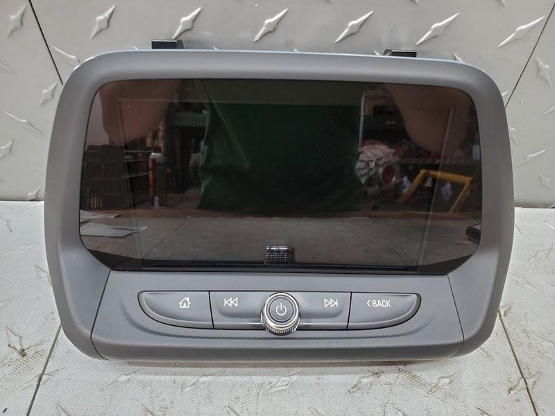 2017 Chevrolet Camaro Dash Mounted Radio Display and Control Panel OEM