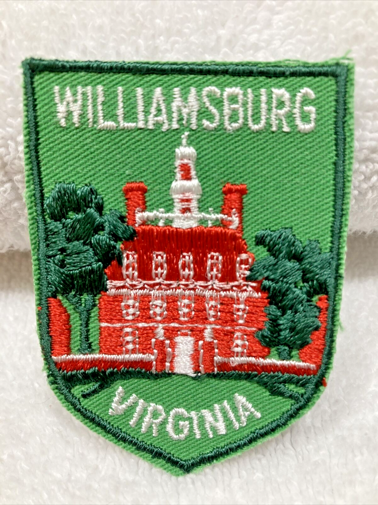 VINTAGE VOYAGER TRAVEL PATCH - WILLIAMSBURG VIRGINIA