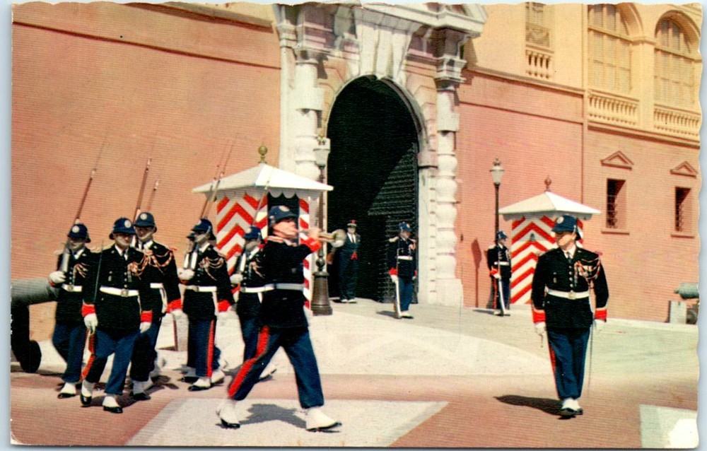 Postcard - The Changing of the Guard of the Carabinieri - Monaco