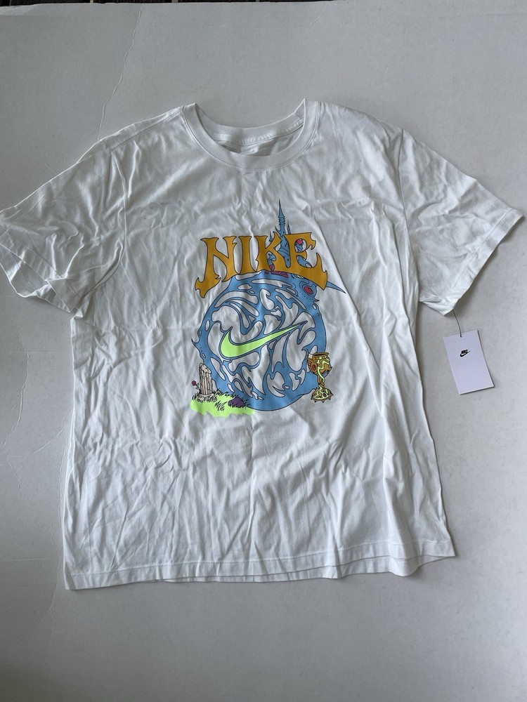 NWT Nike Men’s T Shirt Fantasy Graphic Crystal Ball Swoosh Logo XXL