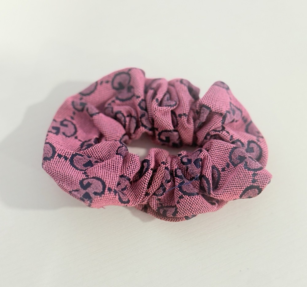 Gucci Pink Black Geometric Logo Fabric Scrunchie Hair Accessory for Women Teens
