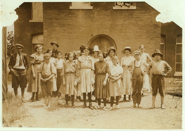 Photo:Winona Mississippi Cotton Mills Workers 1911 Mill Group Portrait