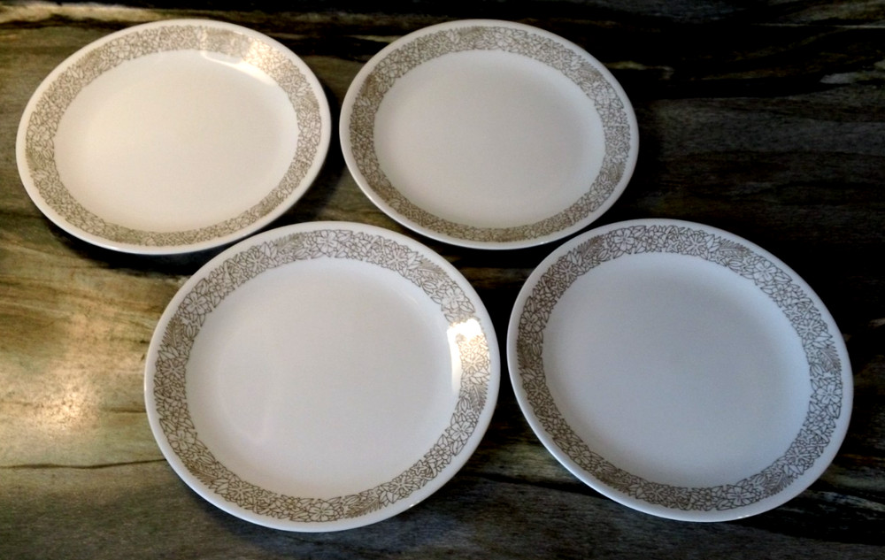 Set of 4 Vintage Corelle Woodland Brown 10.25 in. Dinner Plates