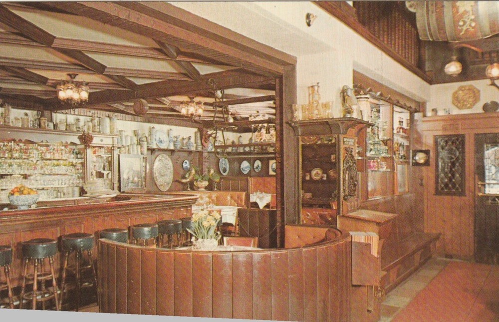 Karl Ratzsch's Restaurant Holiday Magazine Award Milwaukee Wi Postcard