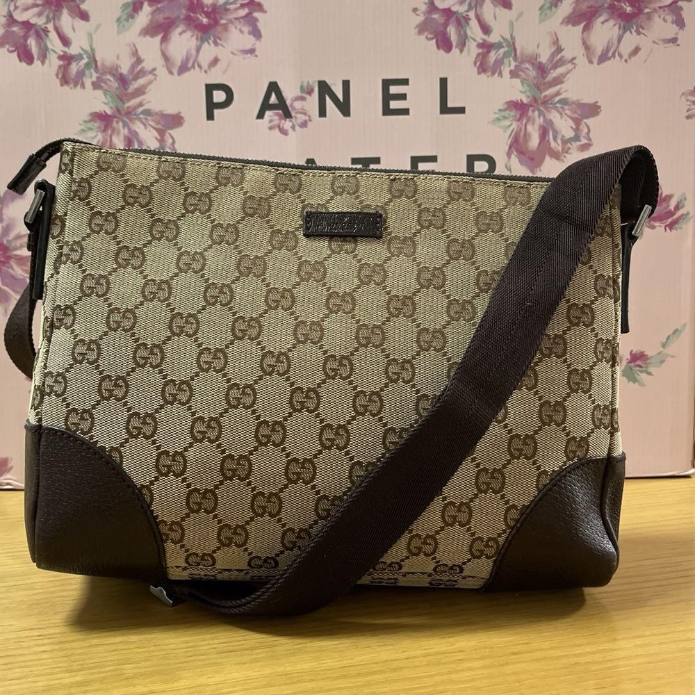 Gucci GG Canvas Leather Shoulder Bag Crossbody Used رتclass