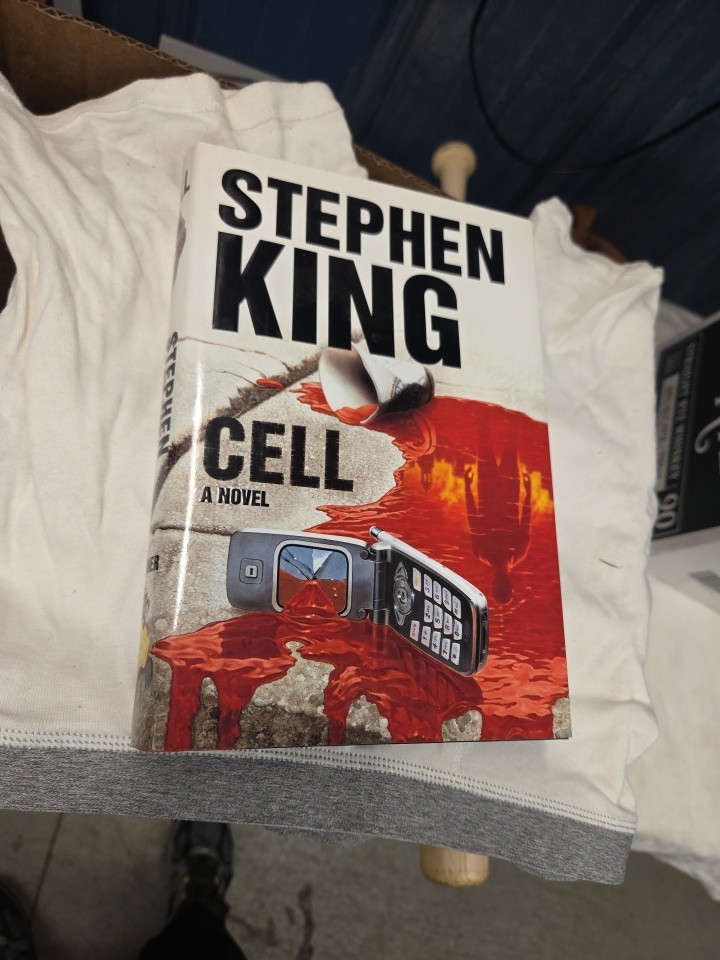 Steven King Cell a Novel Hardback Very Good