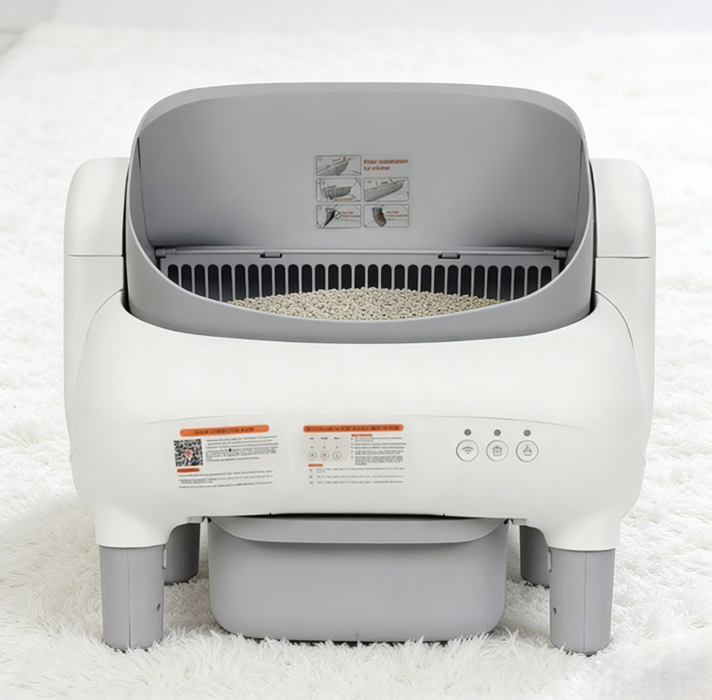 Used Smart Self-Cleaning Cat Litter Box App Control for Cats Quiet and safty