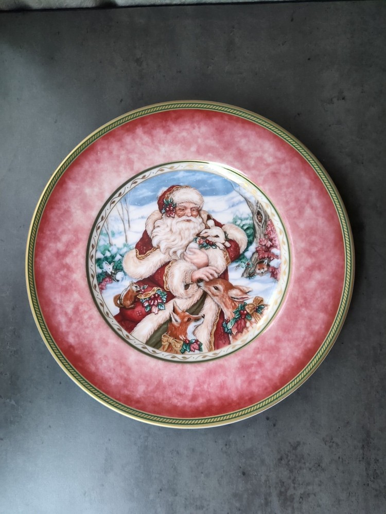 Fitz & Floyd Winter Holiday Santa Animals Salad Plate 9 1/4
