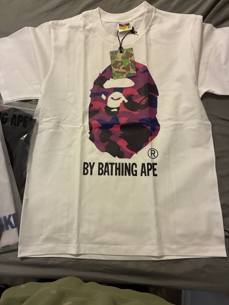 A Bathing Ape BAPE Men’s M White Cotton Ape Head Logo Graphic Crew Neck Tee
