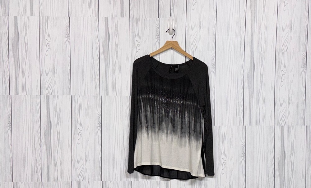 New Directions top womens size small long sleeve gray patterned blouse basic
