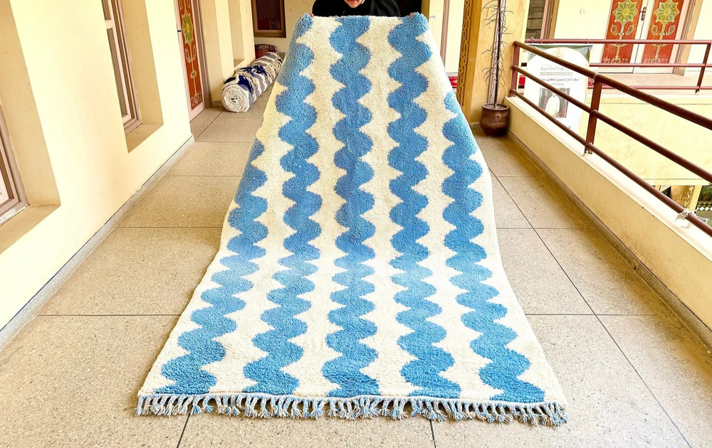 New Handmade Moroccan Berber Wool Rug Color Blue and White Design Carpet Rug