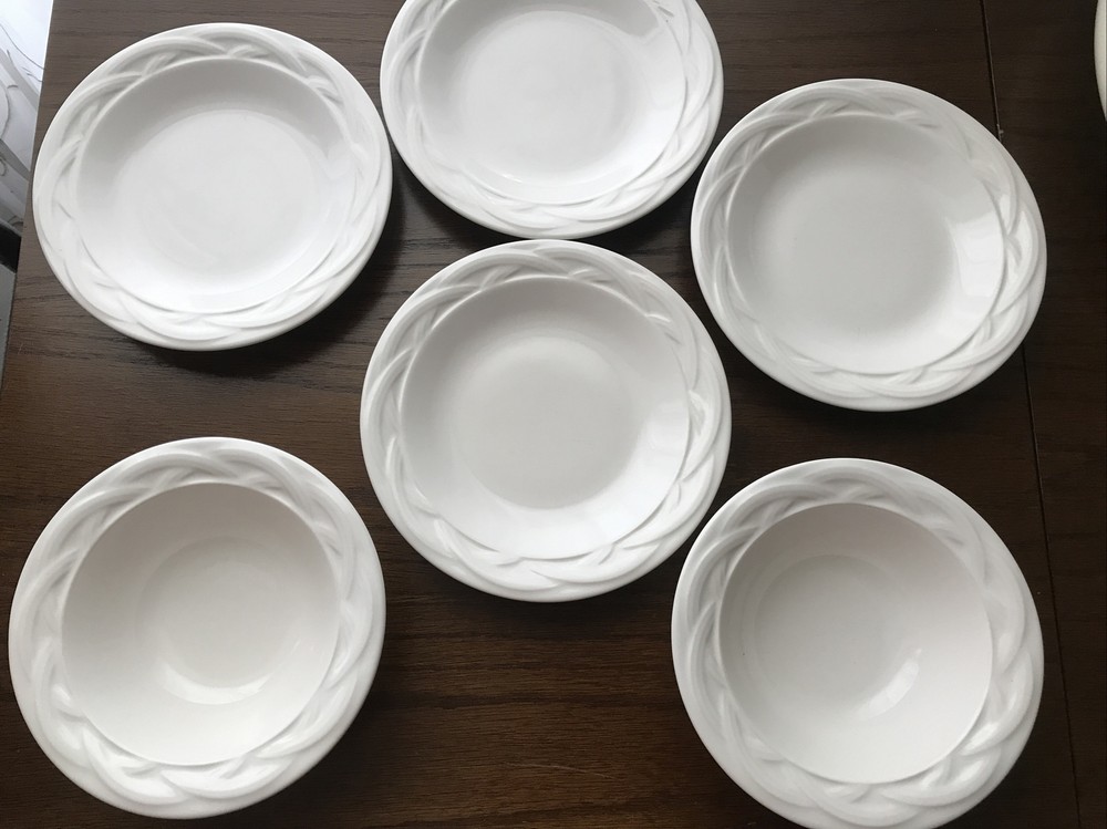 Pfaltzgraff Acadia White Stoneware USA 2 Soup Bowls 4 Salad Plates Set-image