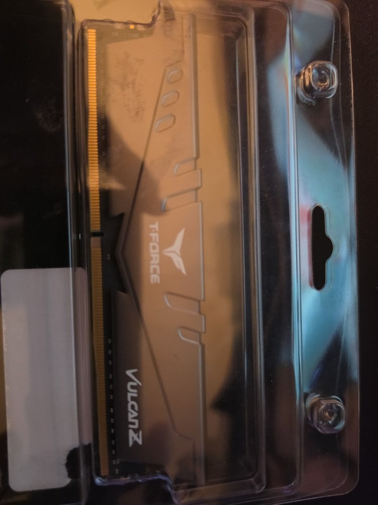 TeamGroup T-Force Vulcan Z 8GB DDR4 3200MHz CL16 Desktop RAM (PC4-25600) Gray