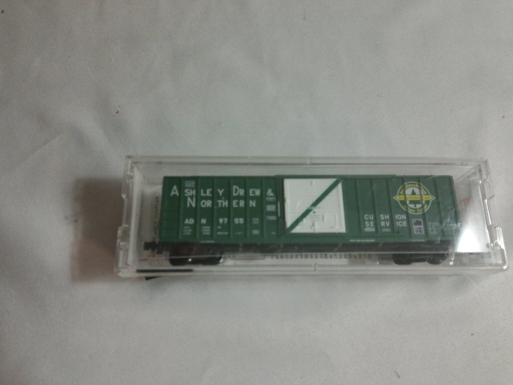 N Scale Micro Trains 50' Rib Side Boxcar Ashley Drew & Northern #25590