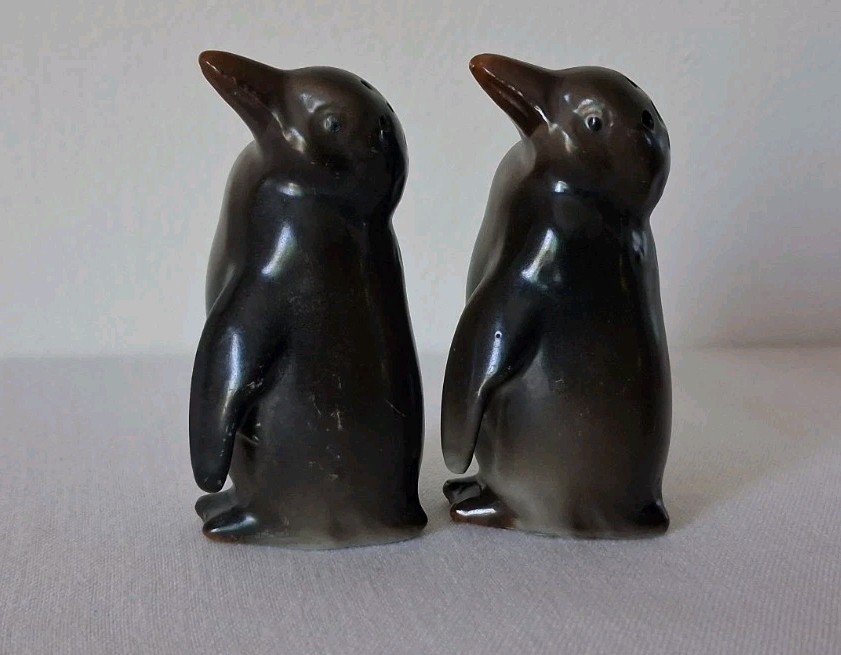 Vintage Japan Penguin Salt & Pepper Shakers Ceramic Bird Figurine Set