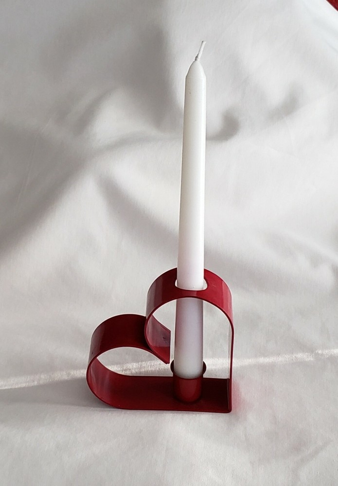Vintage Red Metal Heart-Shaped Taper Candle Holder for Valentine's Day