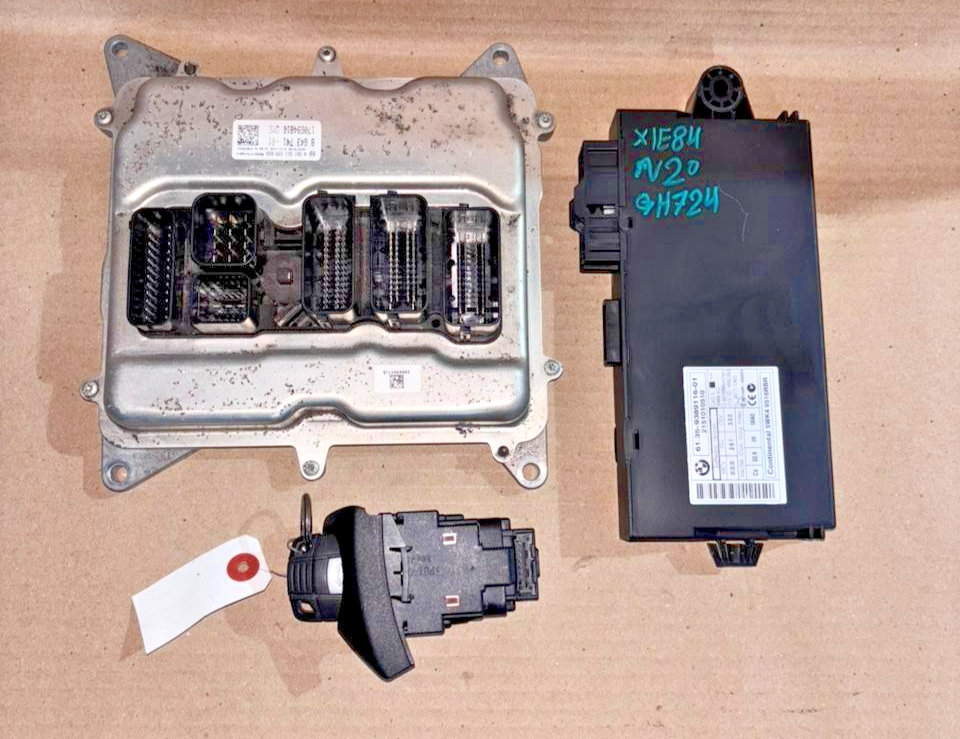 BMW X1 E89 Z4 PETROL N20 ENGINE CONTROL ECU DME MODULE SET 8643741