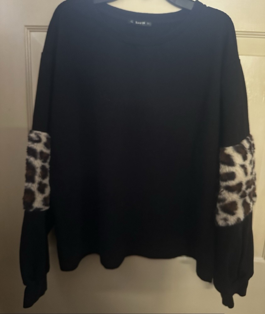 SHEIN Women's Black Crewneck Pullover Sweatshirt Leopard Print Sleeves Size L
