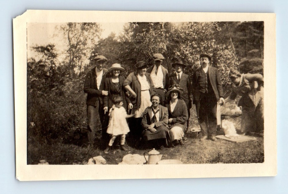 Old Vintage Photo MEN WOMEN GIRL CAMPING COFFEE POT KETTLE GROUP PICTURE
