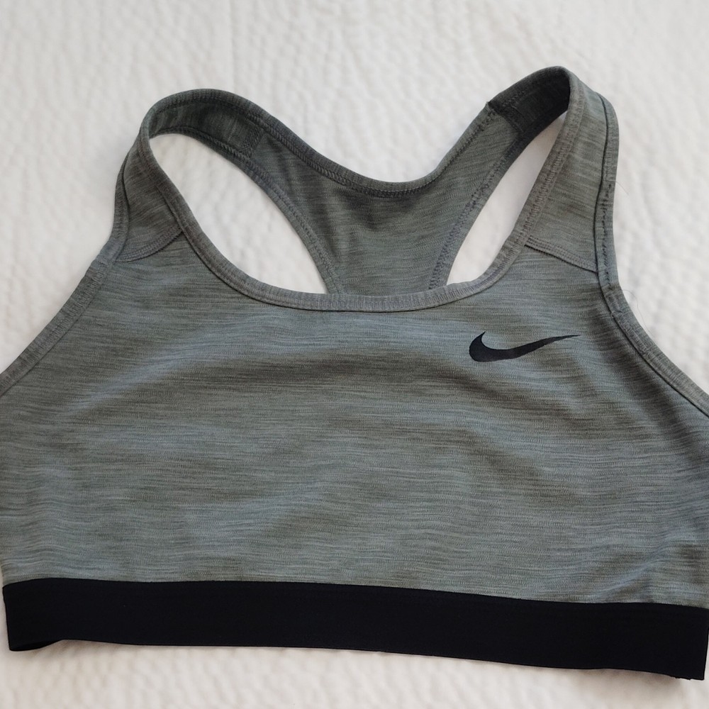 Nike Dri-FIT Women's Gray/Black Solid Racerback Sports Bra M Wireless Stretch