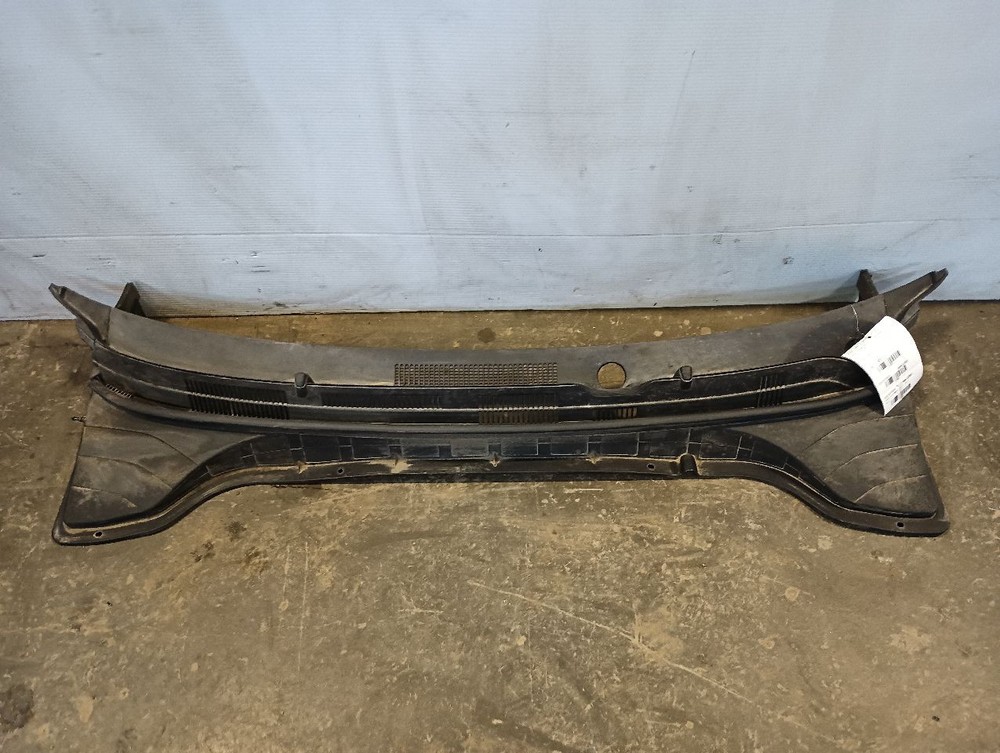 2018-2021 Hyundai KONA Windshield Wiper Cowl Vent Cover Trim 11738826