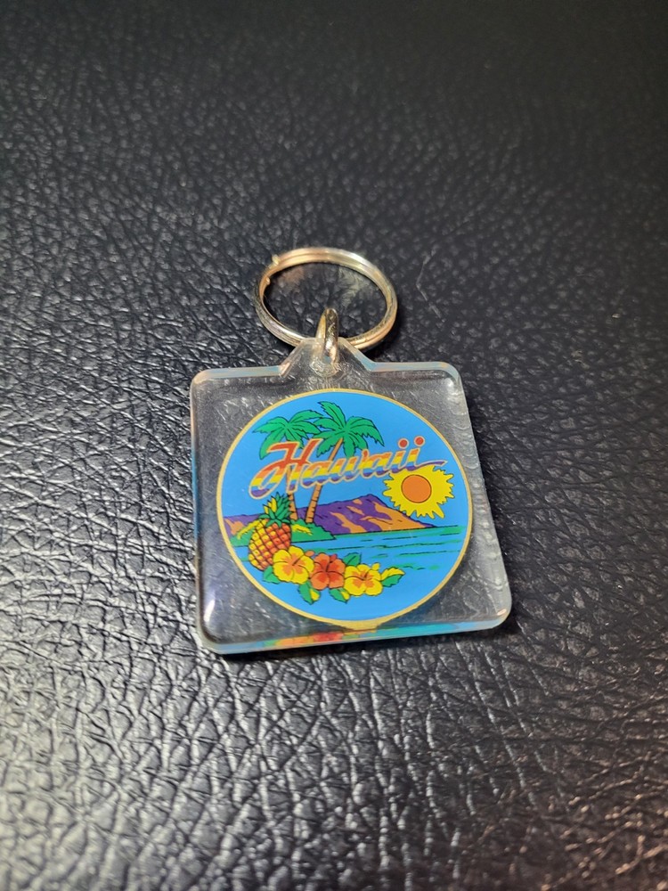 Vintage 1980s Keychain HAWAII Key Ring Acrylic Fob State Souvenir Pineapple