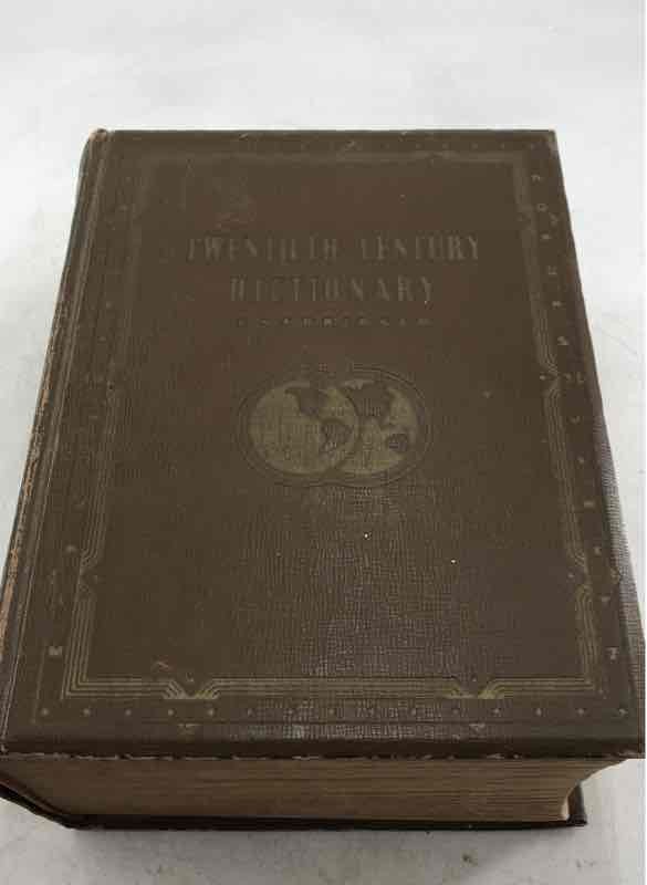 Vintage 1939 Webster's Twentieth Century Unabridged Dictionary With Atlas