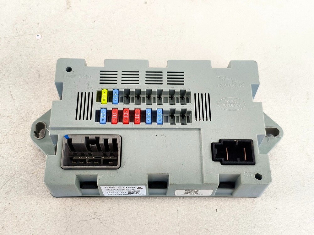 15-19 LAND ROVER DISCOVERY SPORT REAR FUSE RELAY JUNCTION FUSE BOX CONTROL OEM
