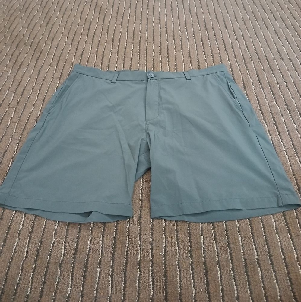 Vineyard Vines Performance Flat Front Gray Breaker Shorts Men's Size 40 Preppy