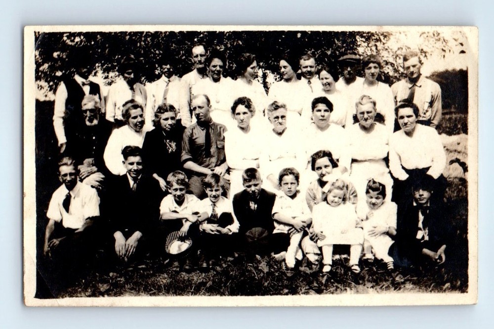 Old Vintage Photo MEN WOMEN BOYS GIRLS FAMILY REUNION GROUP PICTURE SNAPSHOT