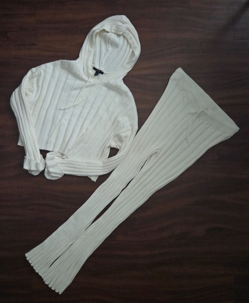 Forever 21 Junior's Size Large Creme White 2 Piece Cropped Hoodie Top & Pants