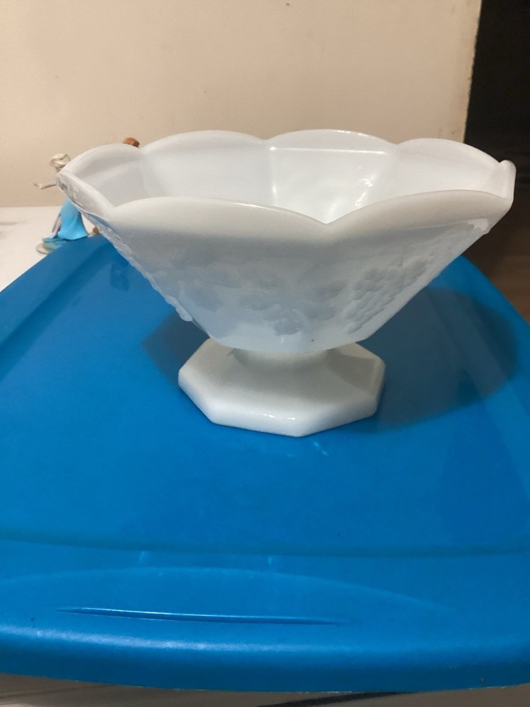 Vintage White Milk Glass Pedestal Footed Fruit Bowl Grape Vine & Leaf Pattern