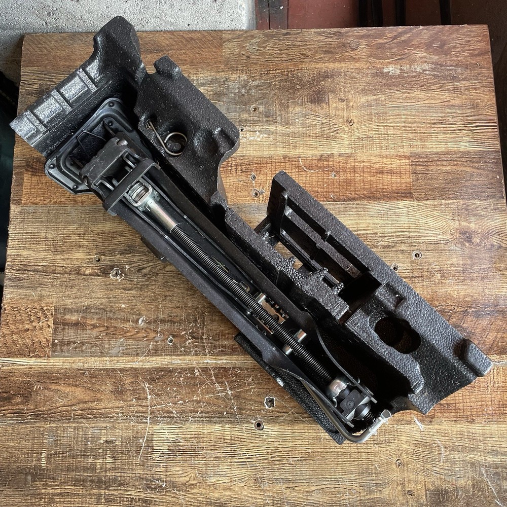 AUDI Q5 8R TOOL BOX KIT JACK FOAM CASE GENUINE 8R0012109A & 8R0011031