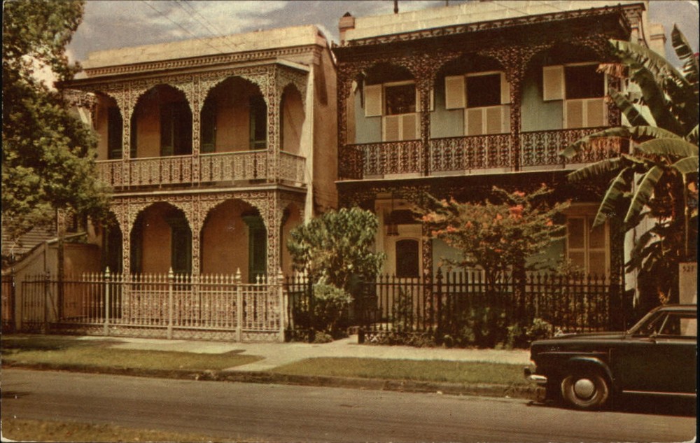 New Orleans Louisiana Antebellum homes iron railings unused vintage postcard