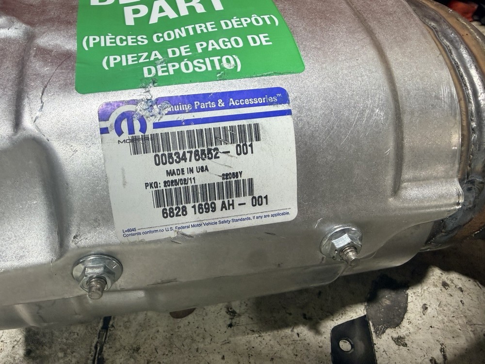 Genuine Mopar Catalytic Converter 68281699AH 2018-2023 Jeep Wrangler 2.0L New